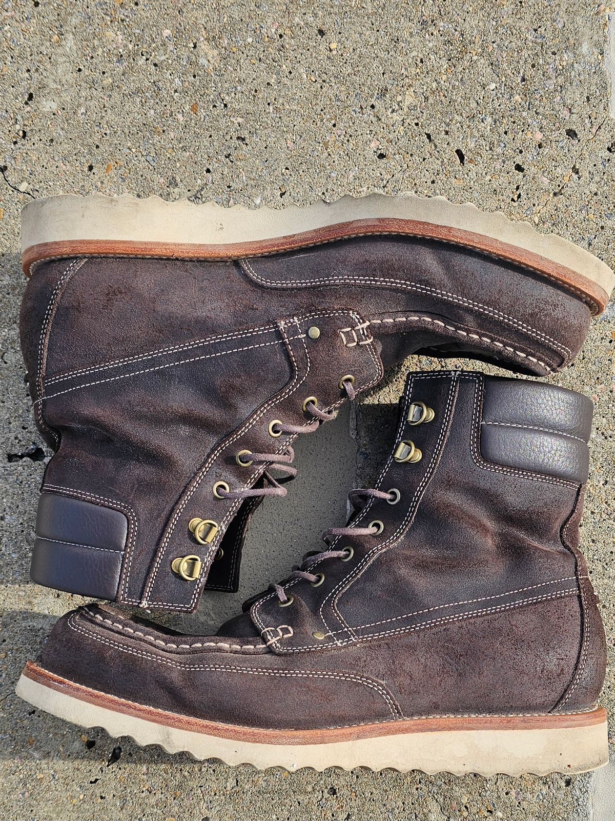 Photo by Spoon on December 4, 2023 of the Grant Stone Field Boot in C.F. Stead Earth Waxy Commander Suede.