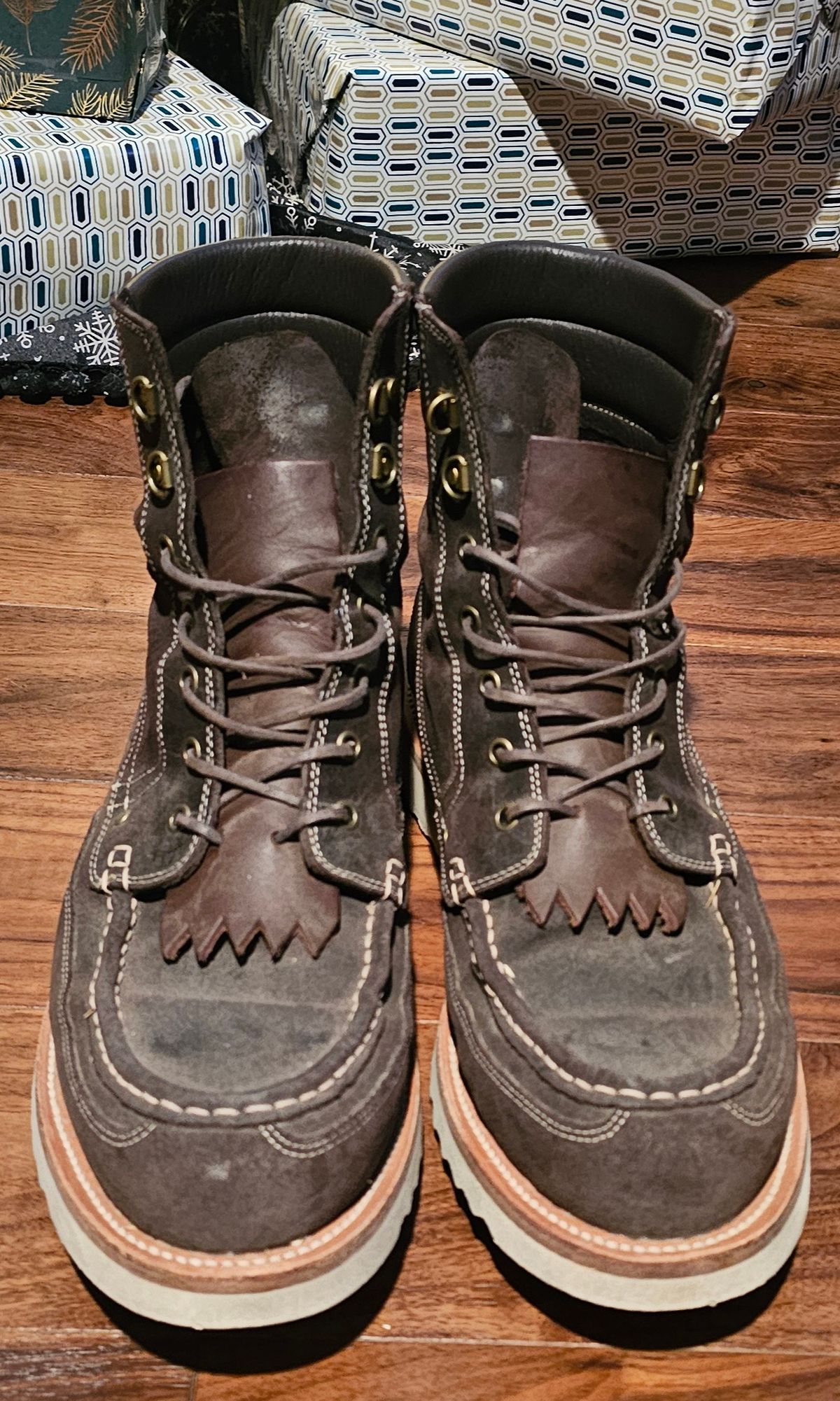 Photo by Spoon on January 4, 2024 of the Grant Stone Field Boot in C.F. Stead Earth Waxy Commander Suede.