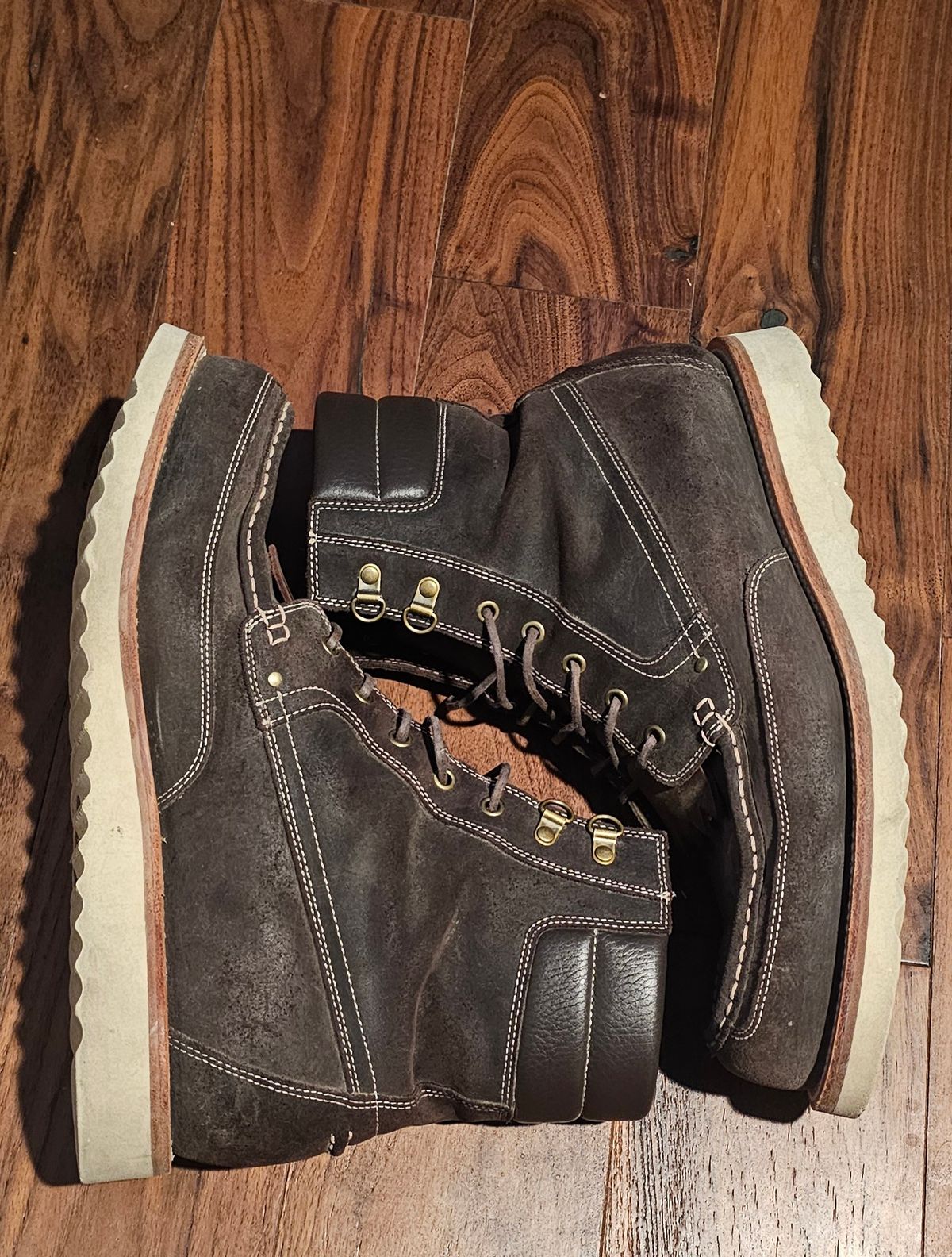 Photo by Spoon on January 4, 2024 of the Grant Stone Field Boot in C.F. Stead Earth Waxy Commander Suede.