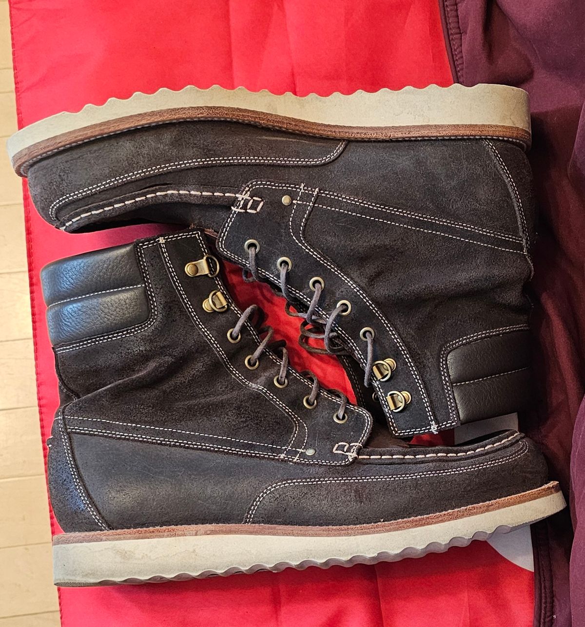 Photo by Spoon on March 4, 2024 of the Grant Stone Field Boot in C.F. Stead Earth Waxy Commander Suede.