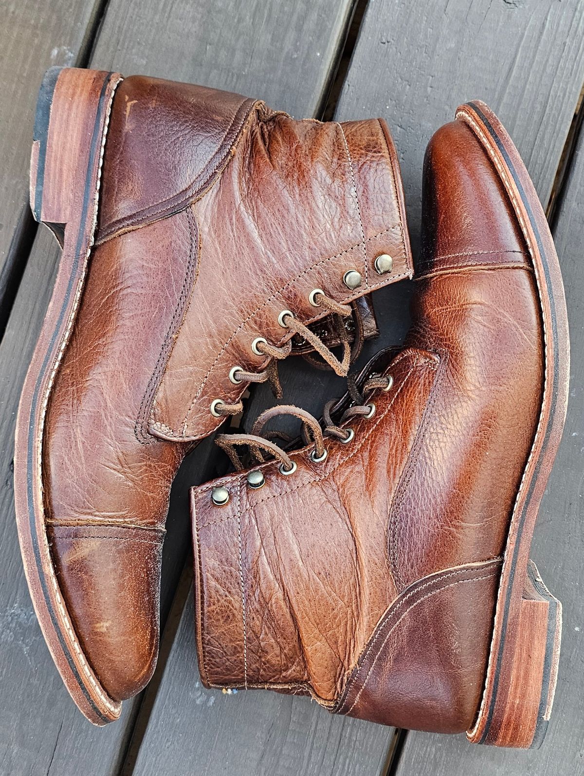 Photo by Spoon on December 3, 2025 of the Ariat Highland in Whiskey Bison.