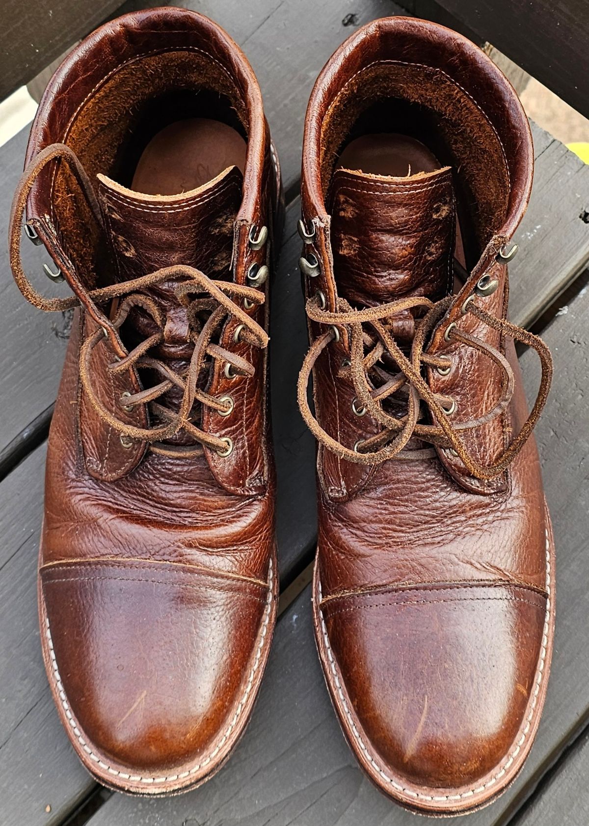 Photo by Spoon on January 5, 2026 of the Ariat Highland in Whiskey Bison.