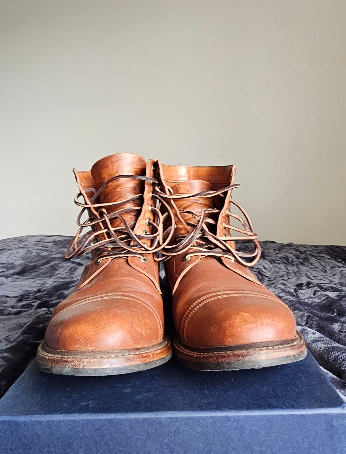 Photo by Spoon on November 4, 2024 of the Oak Street Bootmakers Trench Boot in Tempesti Walnut Overdye Camello Asportabile.
