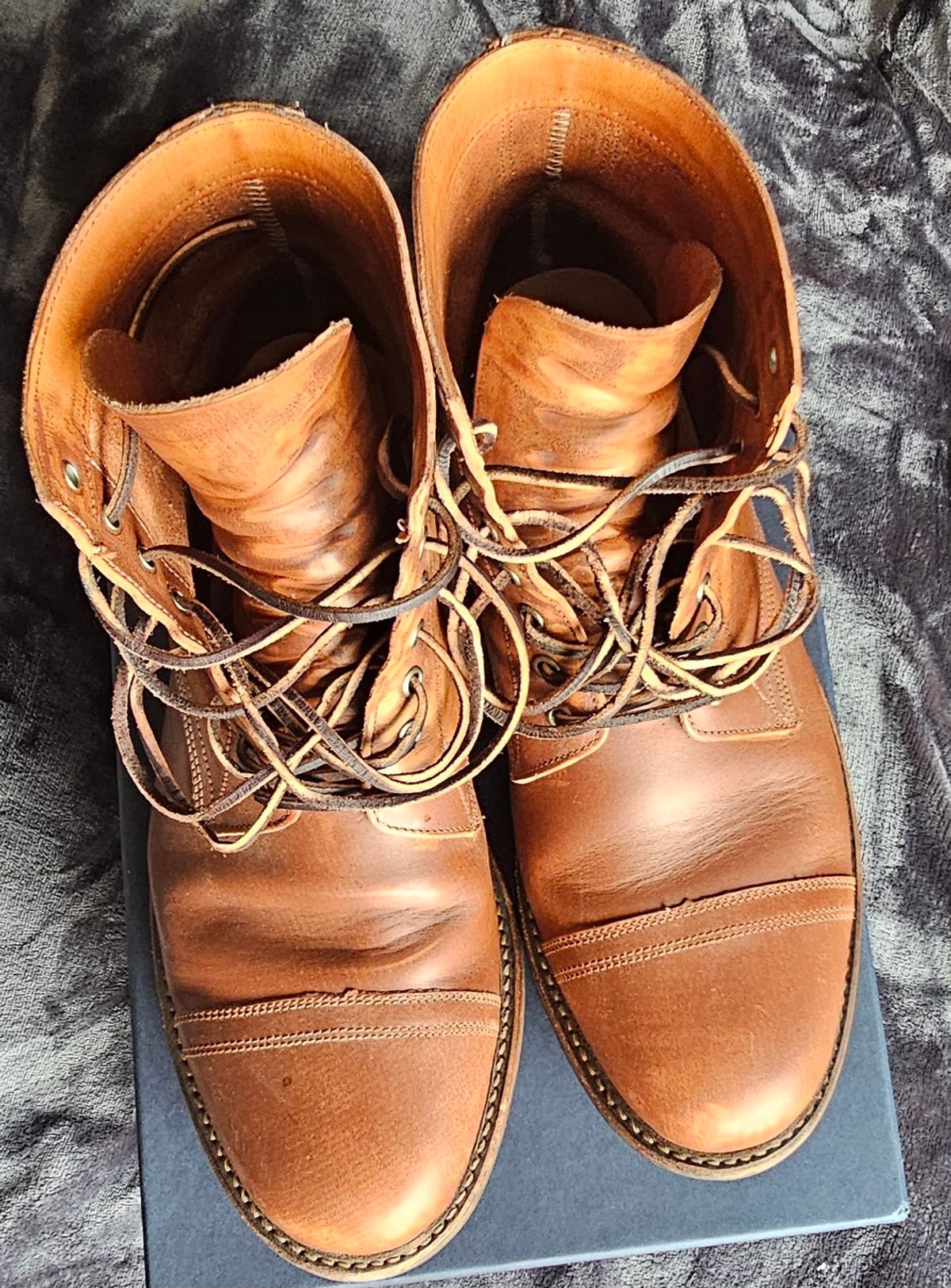Photo by Spoon on November 4, 2024 of the Oak Street Bootmakers Trench Boot in Tempesti Walnut Overdye Camello Asportabile.
