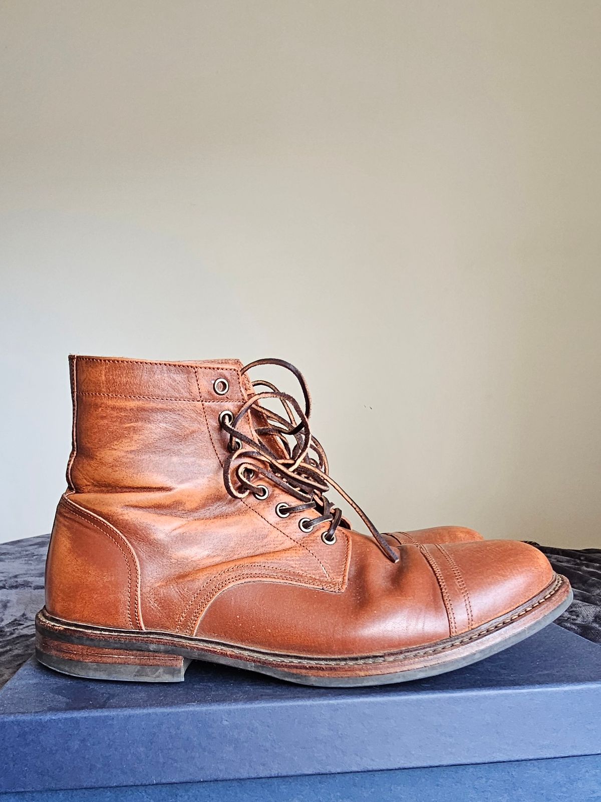 Photo by Spoon on December 4, 2024 of the Oak Street Bootmakers Trench Boot in Tempesti Walnut Overdye Camello Asportabile.