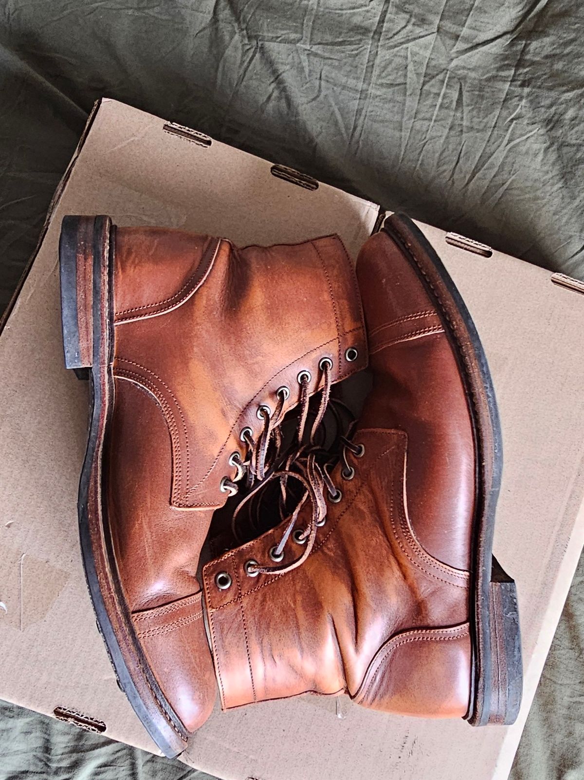 Photo by Spoon on February 4, 2025 of the Oak Street Bootmakers Trench Boot in Tempesti Walnut Overdye Camello Asportabile.