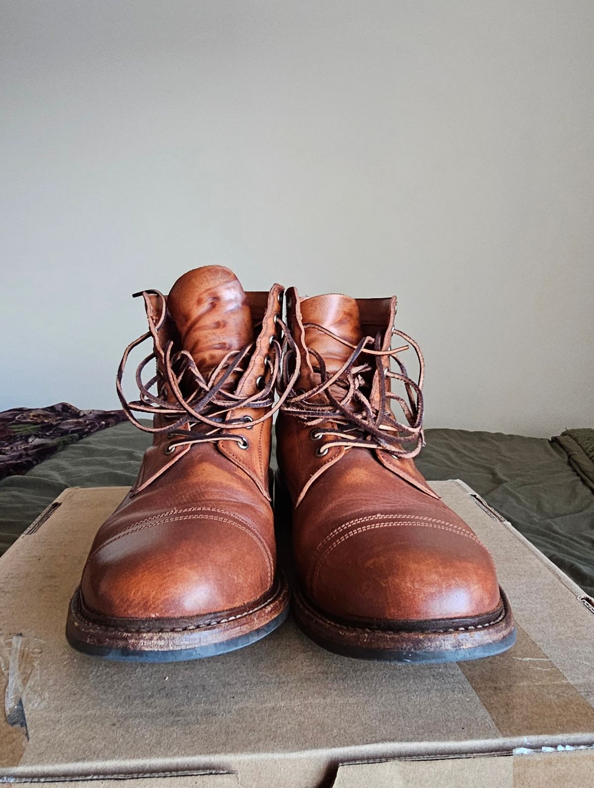 Photo by Spoon on March 4, 2025 of the Oak Street Bootmakers Trench Boot in Tempesti Walnut Overdye Camello Asportabile.