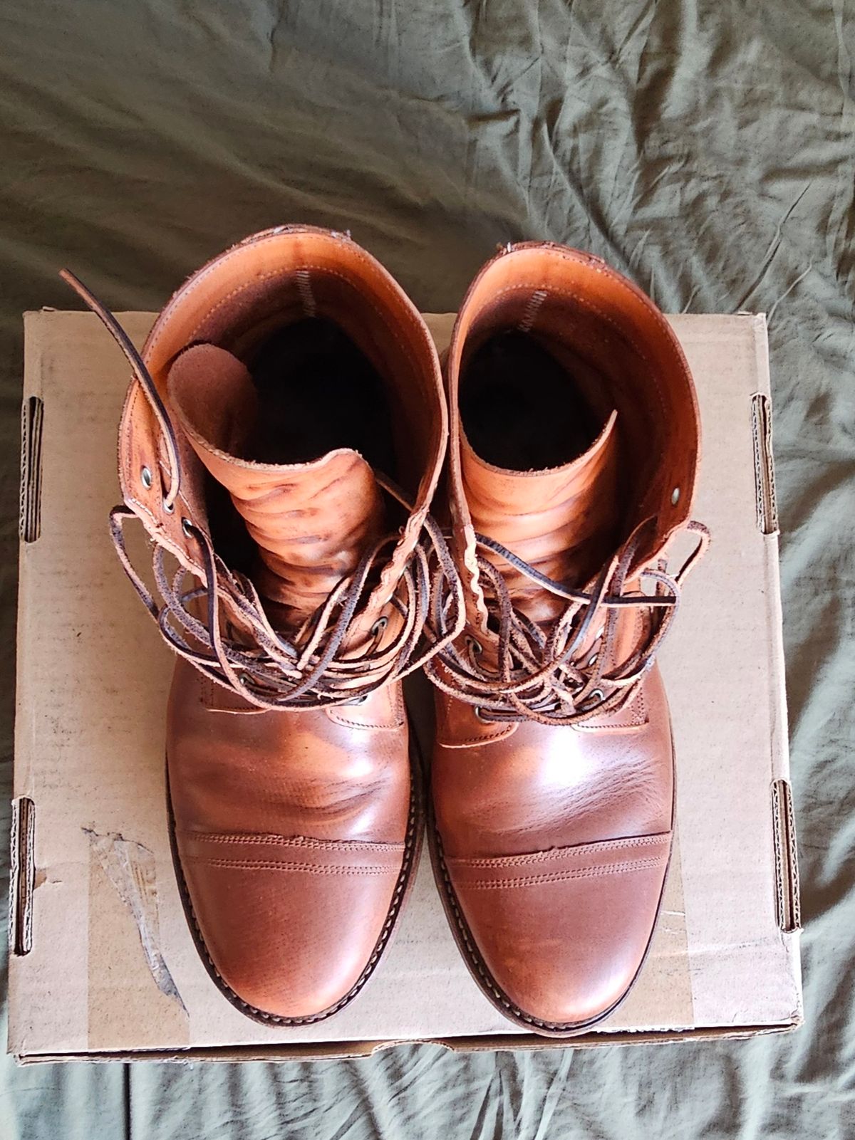 Photo by Spoon on March 4, 2025 of the Oak Street Bootmakers Trench Boot in Tempesti Walnut Overdye Camello Asportabile.