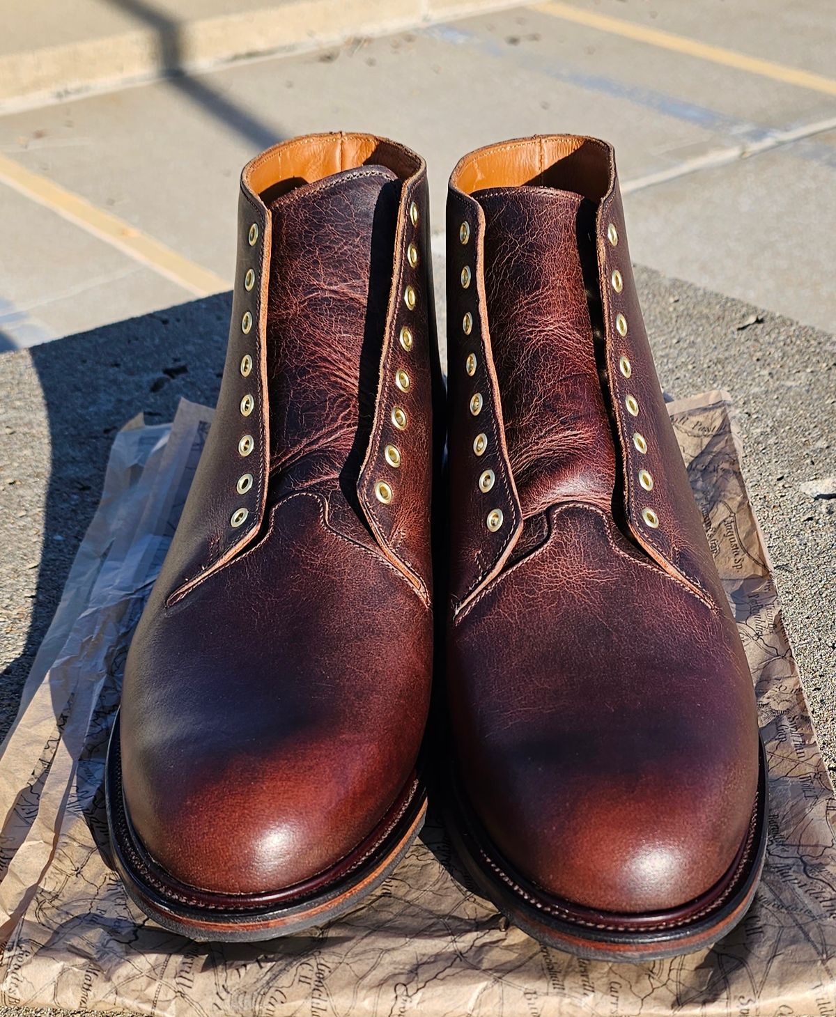 Photo by Spoon on October 1, 2023 of the Viberg Wholecut Derby Boot in Horween Rowdy Dachshund.