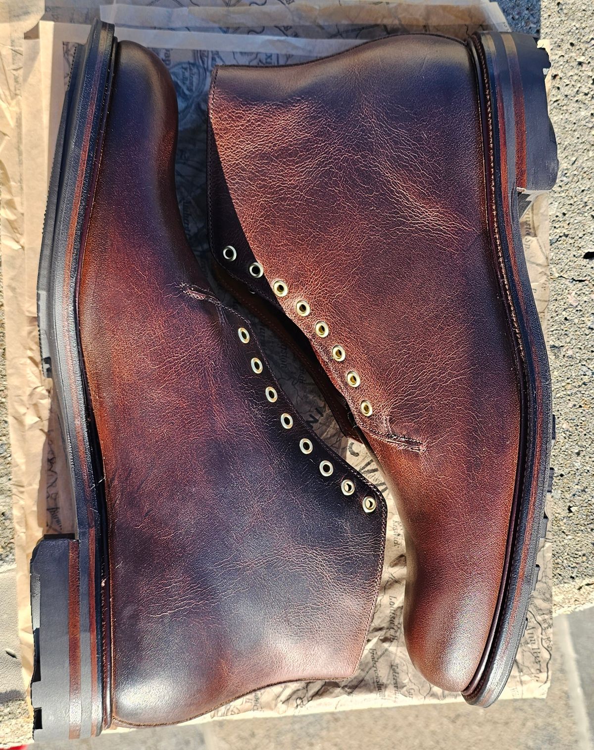 Photo by Spoon on October 1, 2023 of the Viberg Wholecut Derby Boot in Horween Rowdy Dachshund.