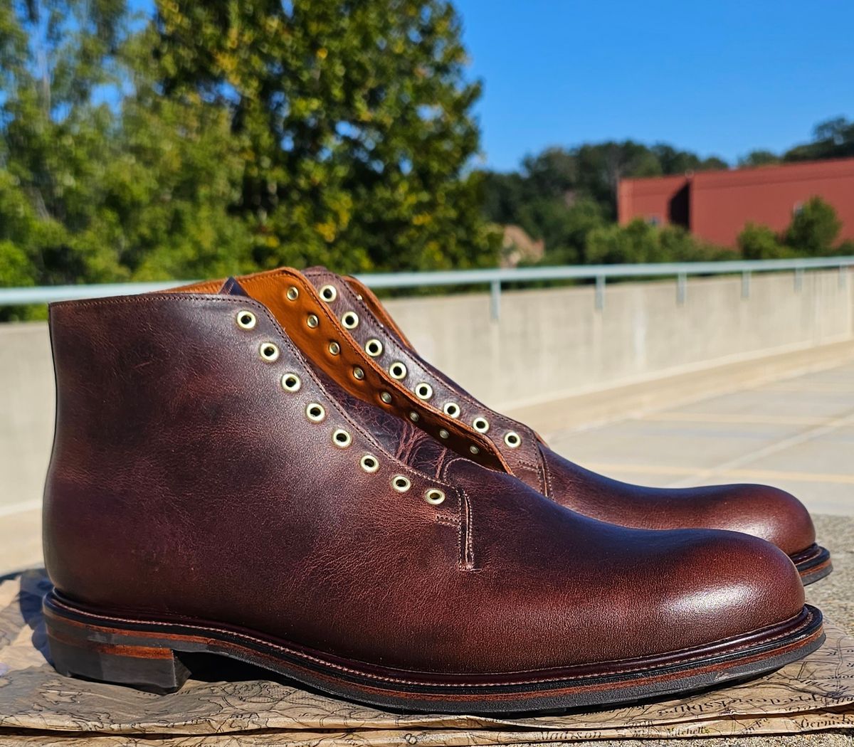 Photo by Spoon on October 1, 2023 of the Viberg Wholecut Derby Boot in Horween Rowdy Dachshund.
