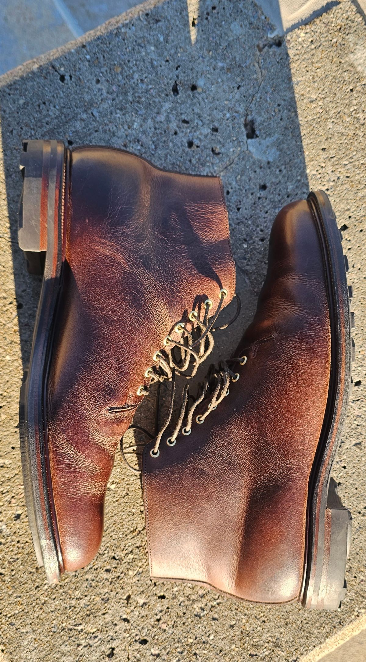 Photo by Spoon on November 4, 2023 of the Viberg Wholecut Derby Boot in Horween Rowdy Dachshund.