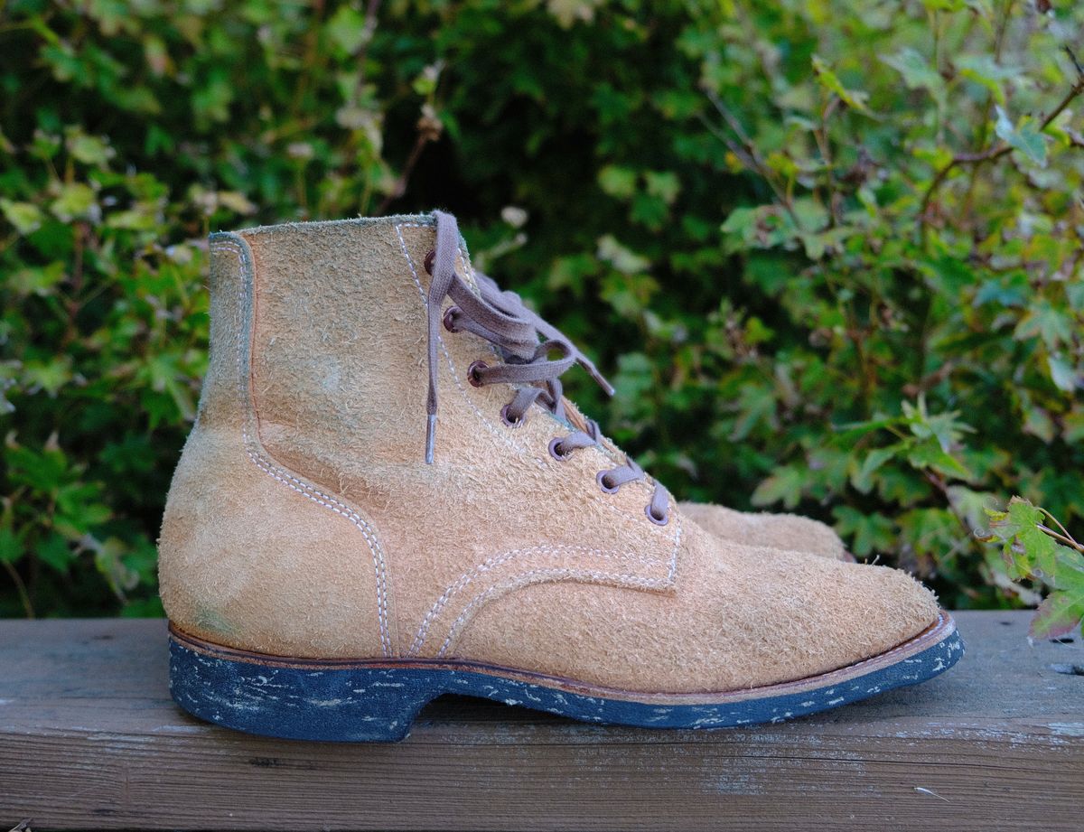Photo by technicka on November 9, 2023 of the Clinch Yeager Boots in Wickett & Craig Natural Latigo Roughout.