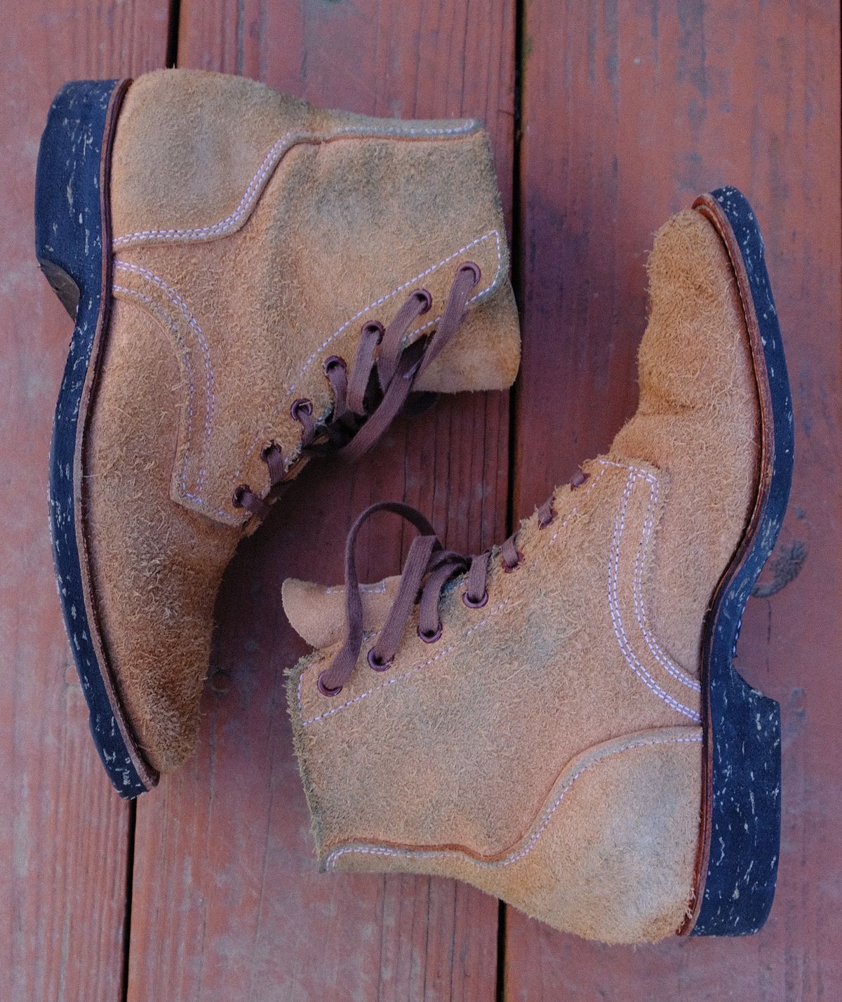 Photo by technicka on January 6, 2024 of the Clinch Yeager Boots in Wickett & Craig Natural Latigo Roughout.