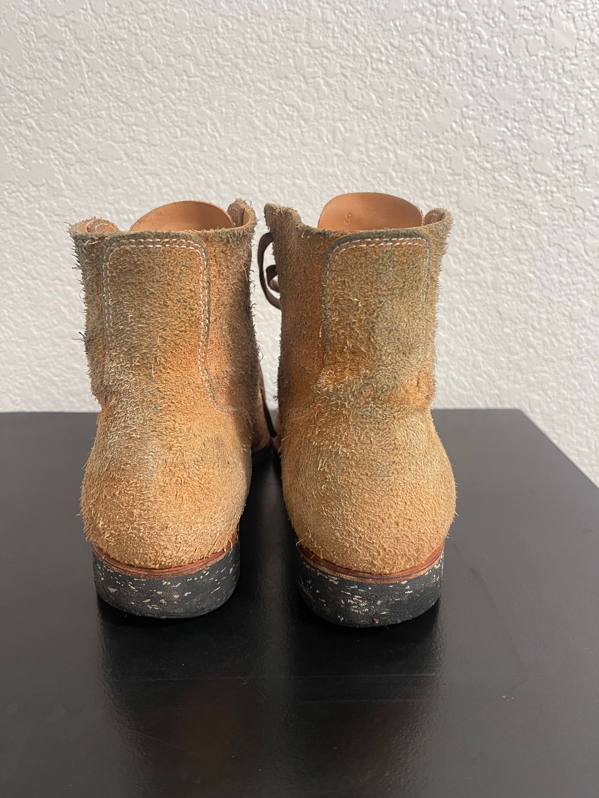 Photo by technicka on March 6, 2024 of the Clinch Yeager Boots in Wickett & Craig Natural Latigo Roughout.