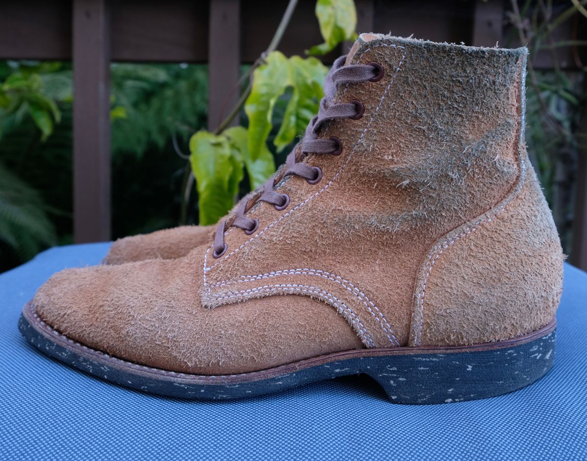 Photo by technicka on April 6, 2024 of the Clinch Yeager Boots in Wickett & Craig Natural Latigo Roughout.