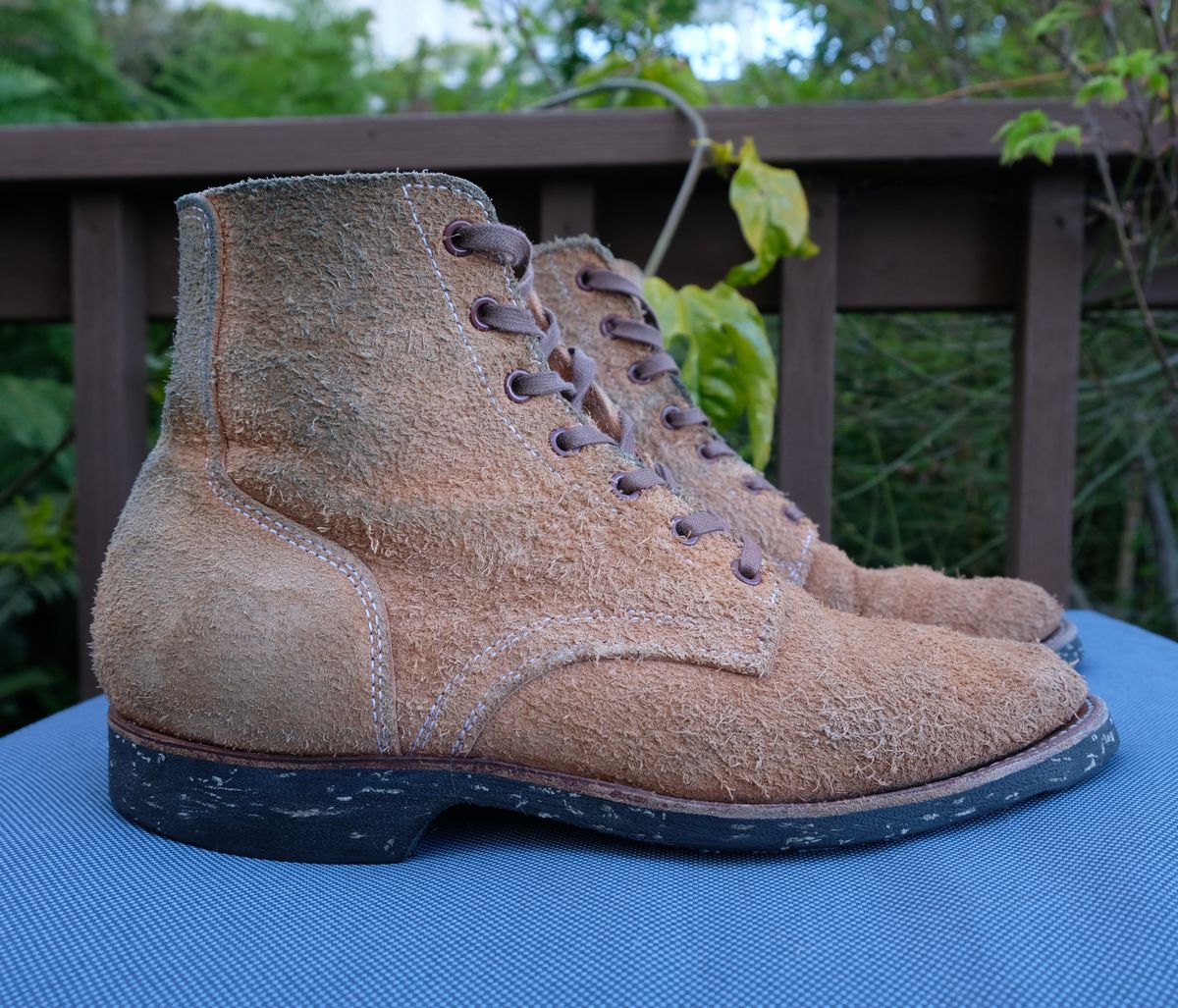 Photo by technicka on April 6, 2024 of the Clinch Yeager Boots in Wickett & Craig Natural Latigo Roughout.