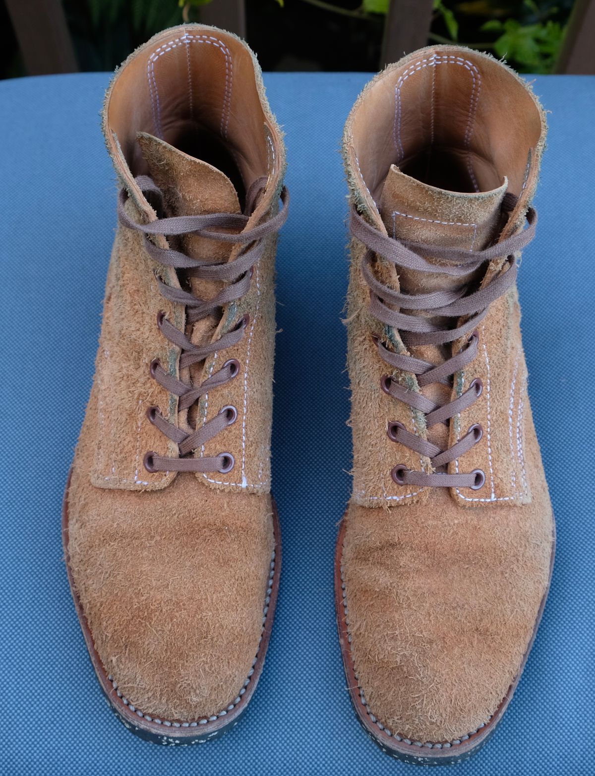 Photo by technicka on April 6, 2024 of the Clinch Yeager Boots in Wickett & Craig Natural Latigo Roughout.