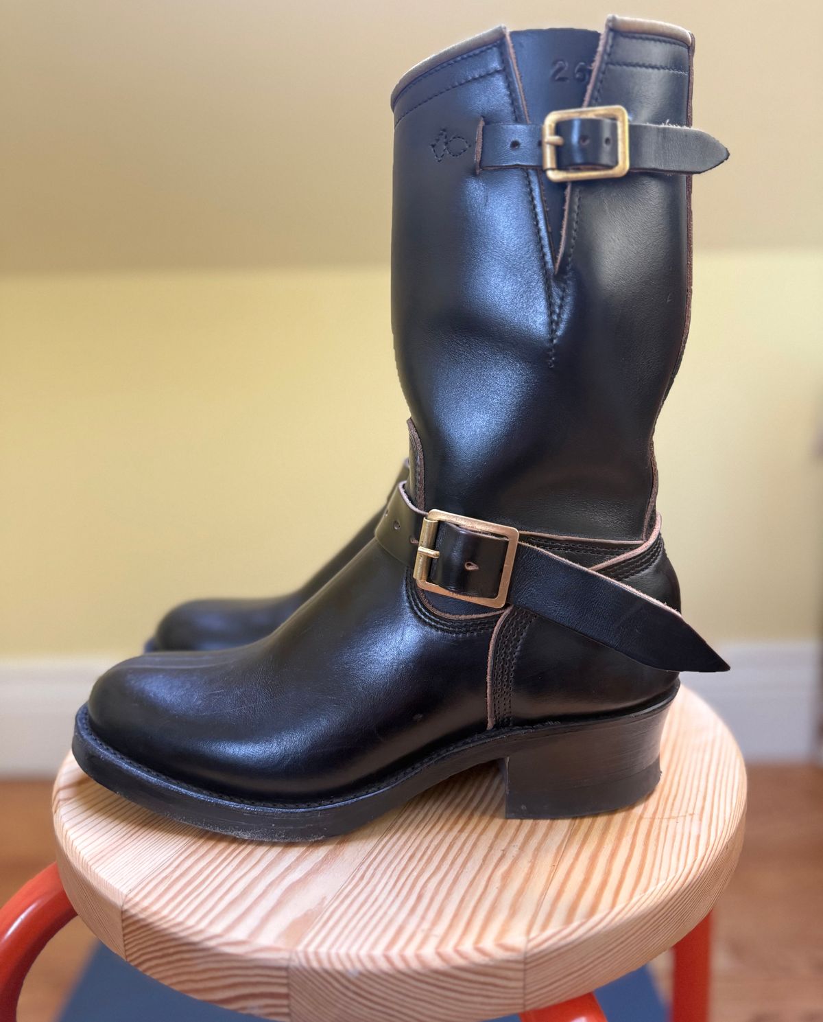 Photo by technicka on December 5, 2025 of the Role Club Engineer Boots in Hand Finished Chromexcel Horsehide.