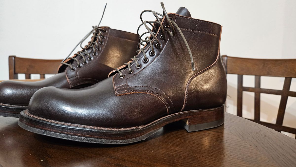Photo by spicytakito on July 12, 2024 of the Viberg Service Boot in Horween Brown Wooly.