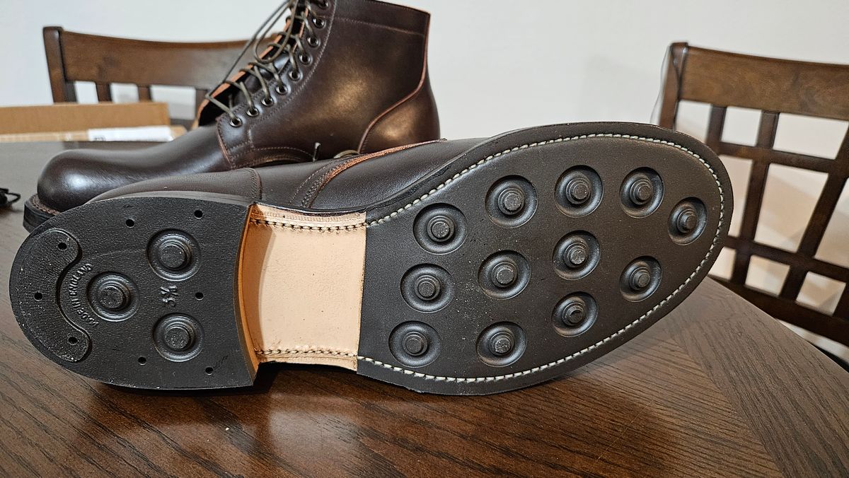 Photo by spicytakito on July 12, 2024 of the Viberg Service Boot in Horween Brown Wooly.