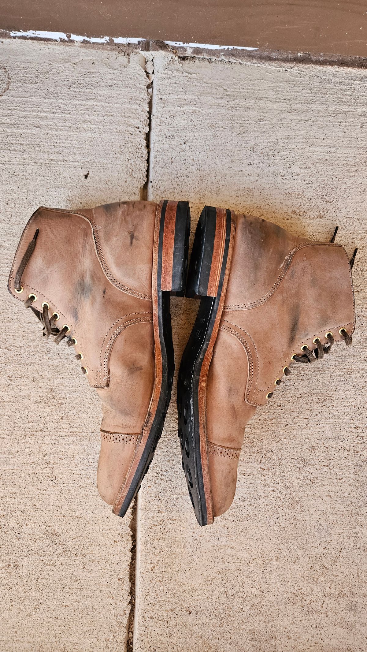 Photo by spicytakito on March 19, 2025 of the Viberg Service Boot BCT in Maryam Fango Vitello Calf.
