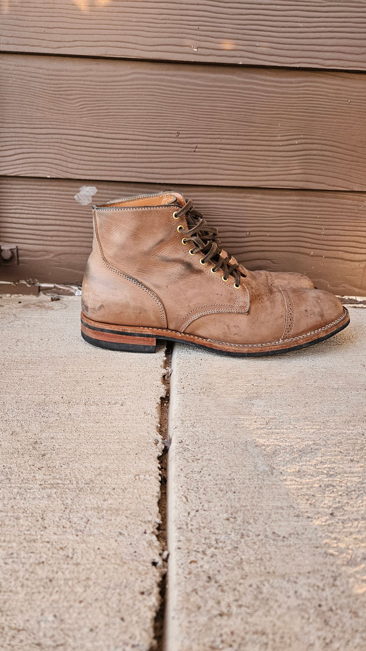Photo by spicytakito on March 19, 2025 of the Viberg Service Boot BCT in Maryam Fango Vitello Calf.