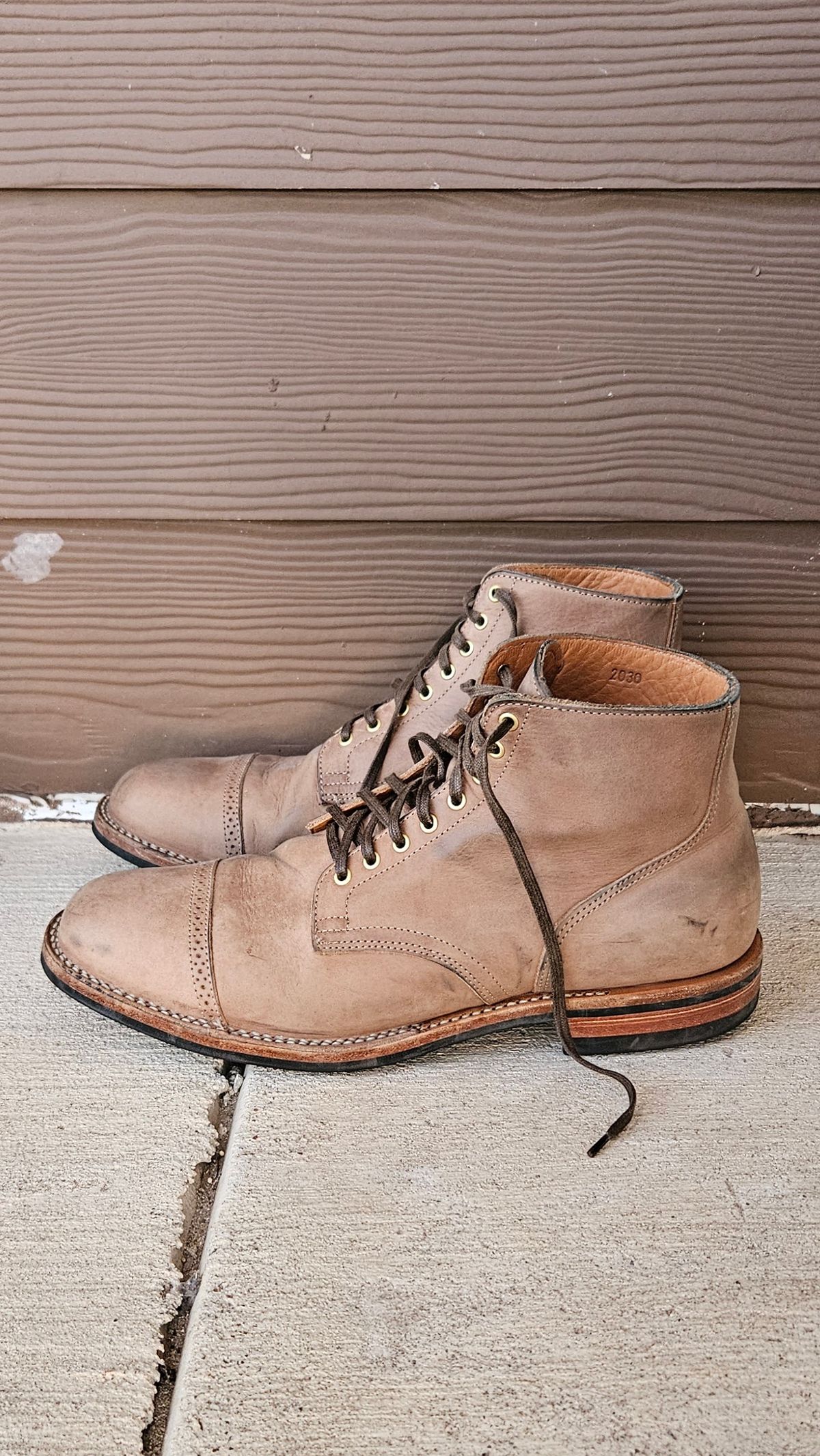 Photo by spicytakito on March 17, 2025 of the Viberg Service Boot BCT in Maryam Fango Vitello Calf.