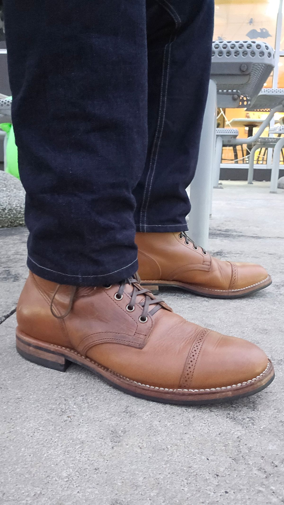 Photo by spicytakito on November 1, 2024 of the Viberg Service Boot BCT in Horween Chestnut Essex.