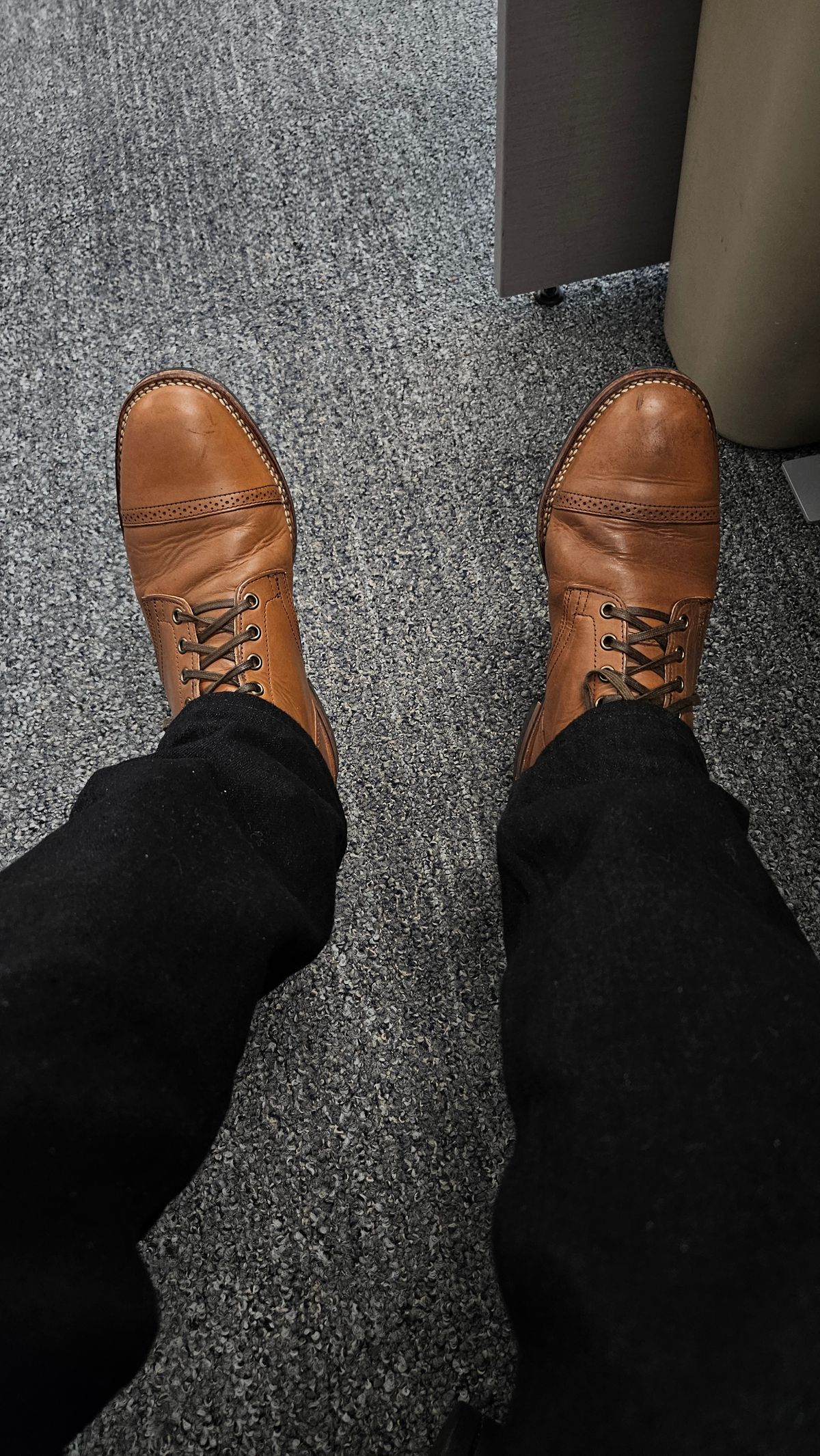 Photo by spicytakito on December 30, 2024 of the Viberg Service Boot BCT in Horween Chestnut Essex.