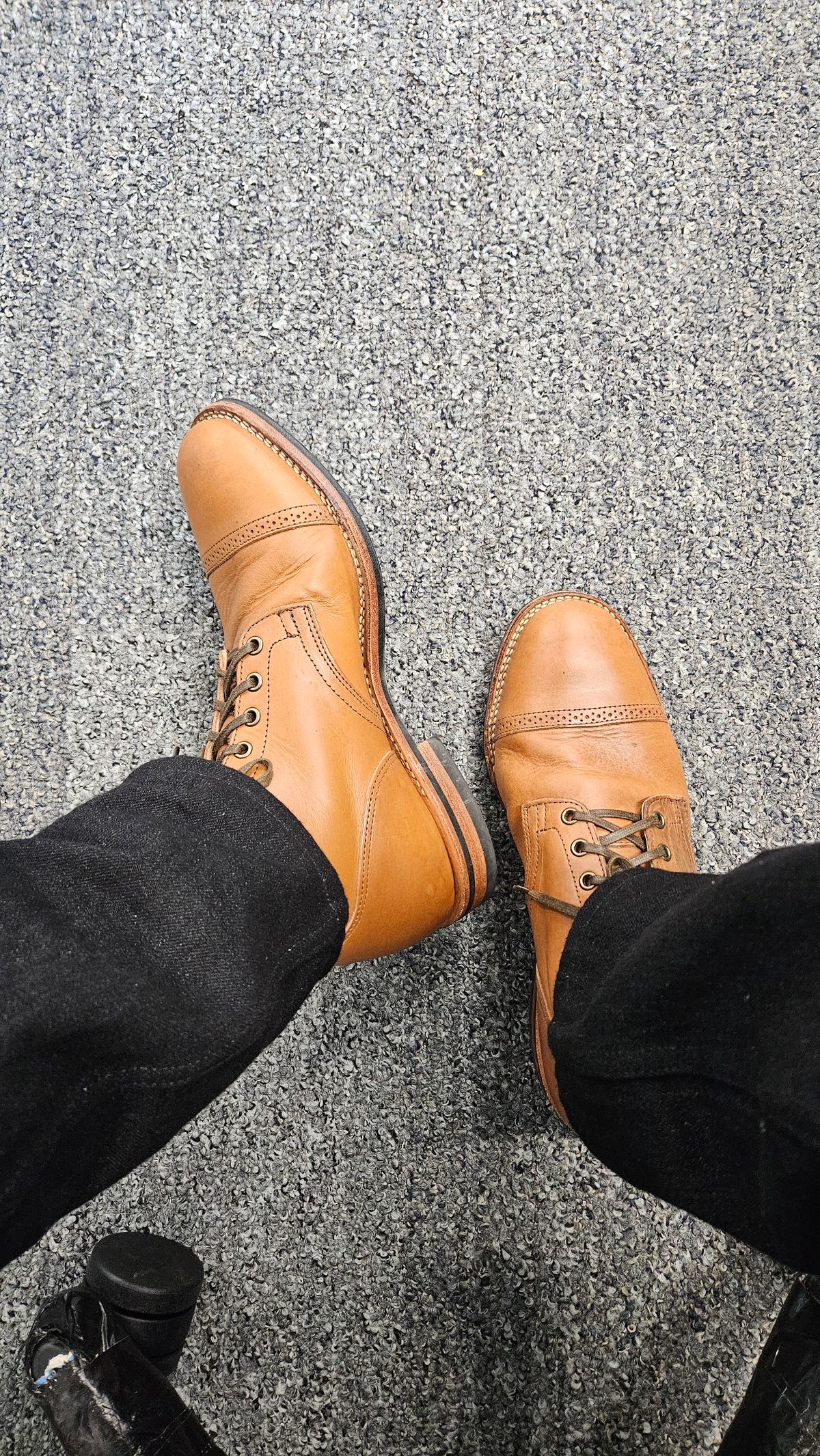 Photo by spicytakito on July 24, 2024 of the Viberg Service Boot BCT in Horween Chestnut Essex.