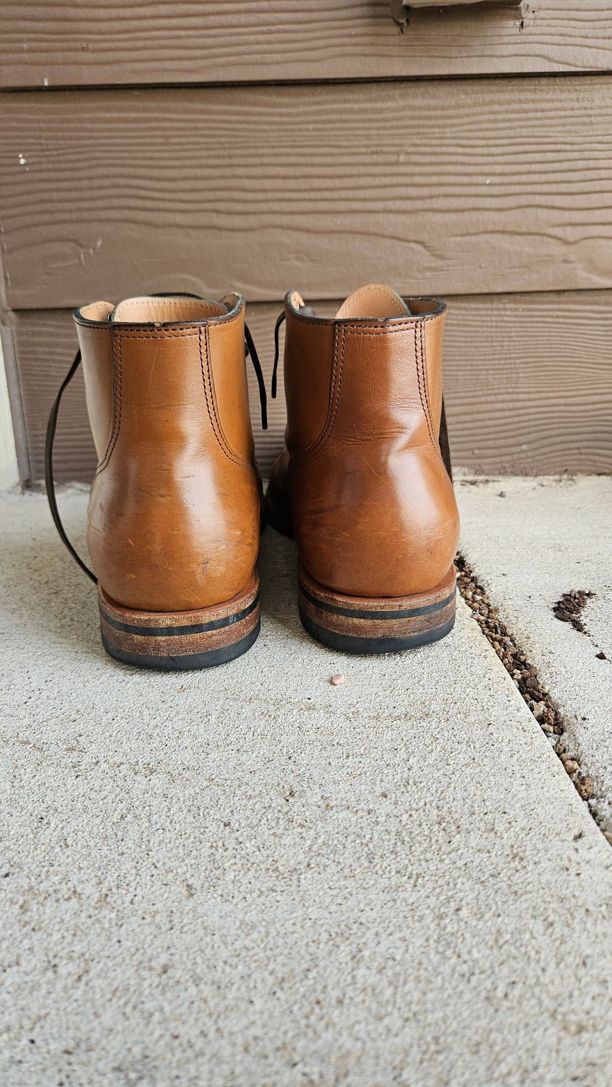 Photo by spicytakito on April 3, 2025 of the Viberg Service Boot BCT in Horween Chestnut Essex.