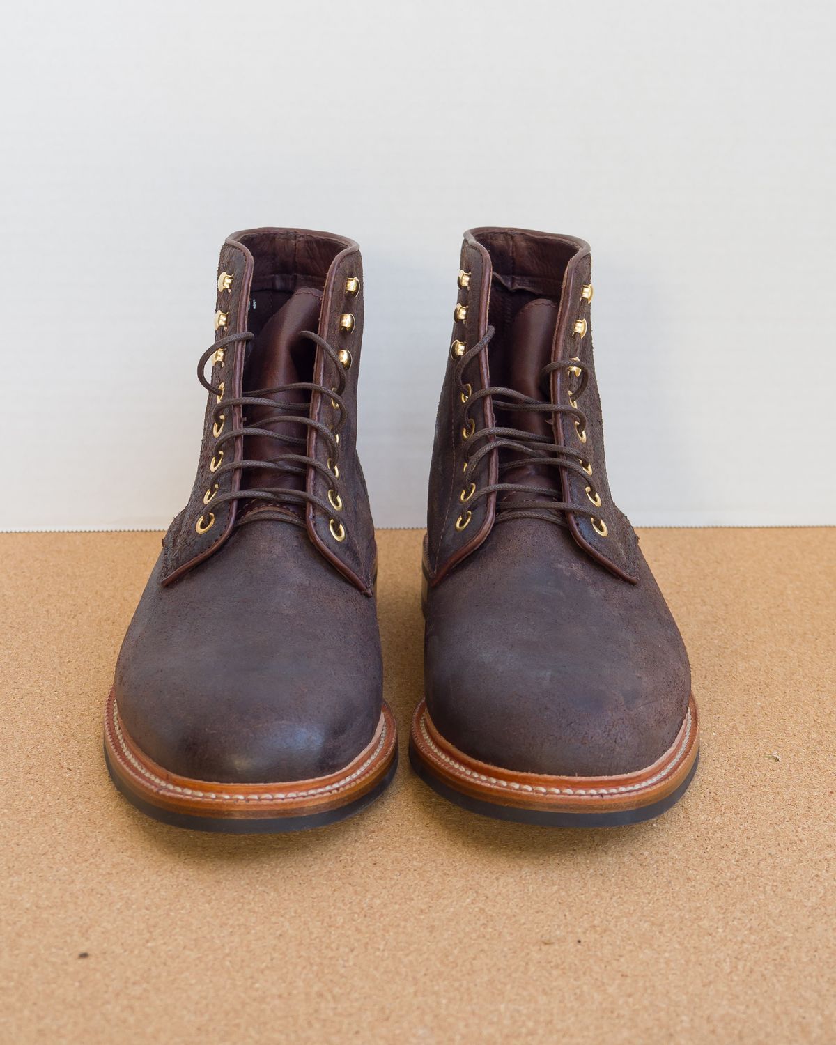 Photo by davehillsd on October 2, 2023 of the Parkhurst The Allen in Dark Chocolate Roughout.