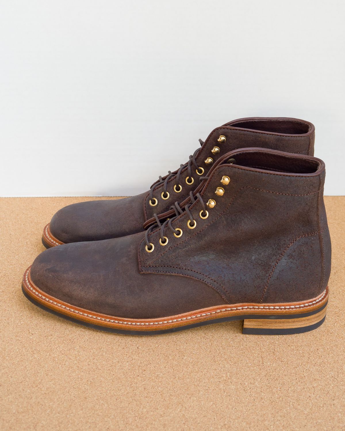 Photo by davehillsd on October 2, 2023 of the Parkhurst The Allen in Dark Chocolate Roughout.