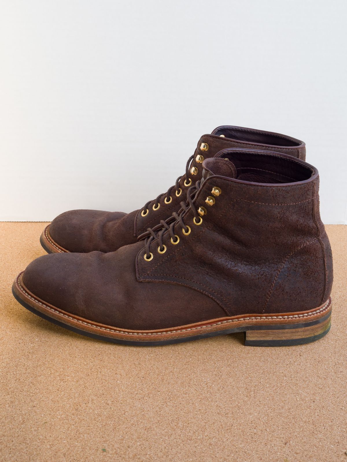 Photo by davehillsd on November 5, 2023 of the Parkhurst The Allen in Dark Chocolate Roughout.