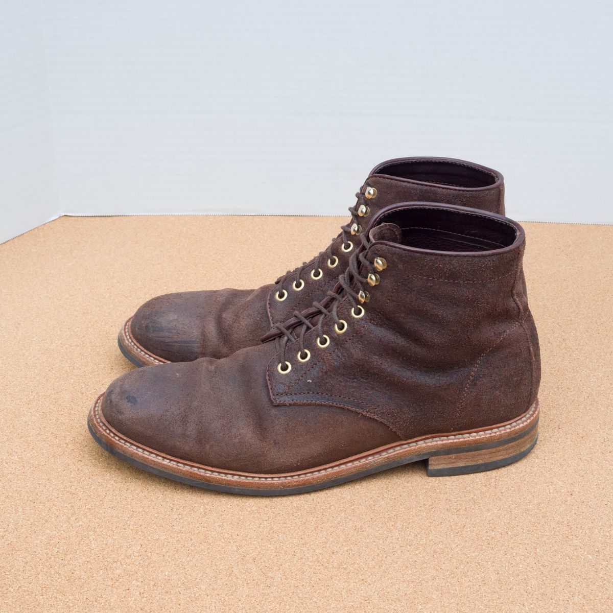 Photo by davehillsd on December 3, 2023 of the Parkhurst The Allen in Dark Chocolate Roughout.