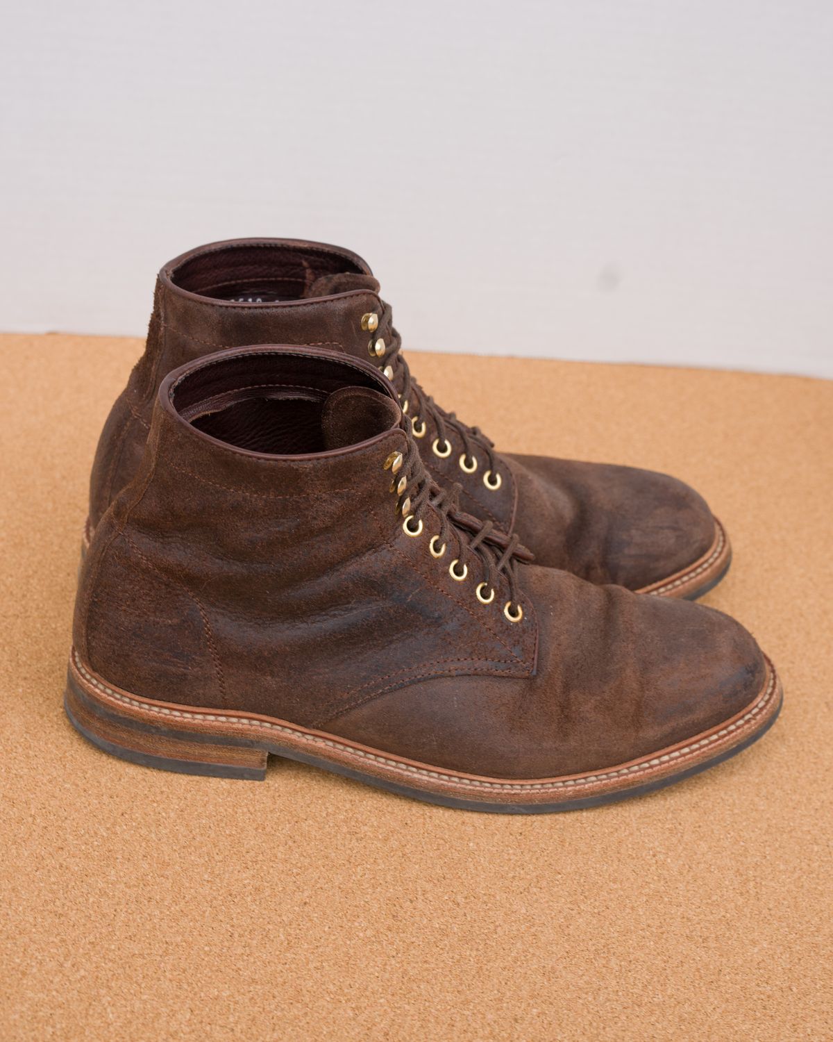 Photo by davehillsd on January 6, 2024 of the Parkhurst The Allen in Dark Chocolate Roughout.