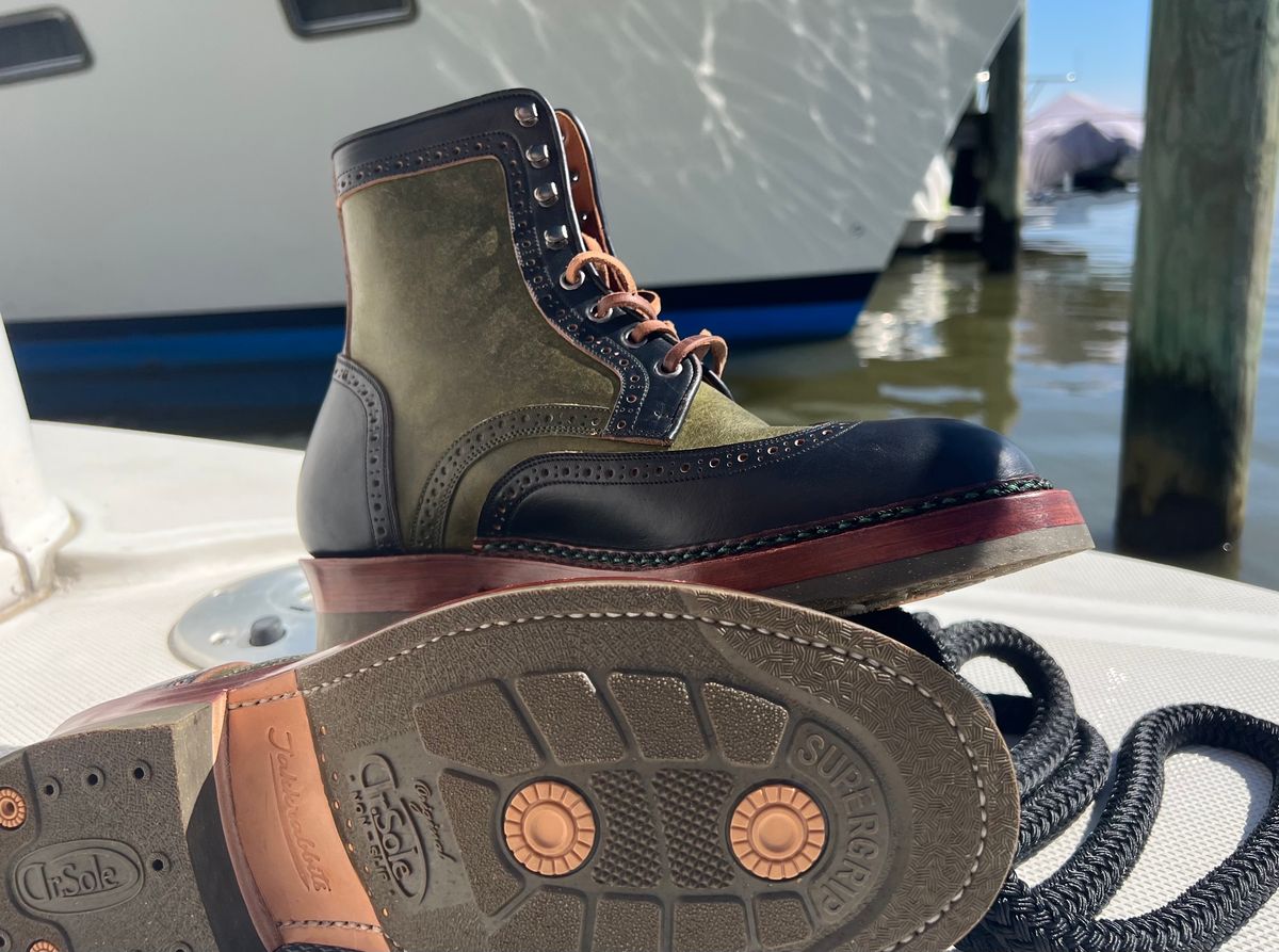 Photo by ListingToPort on October 1, 2023 of the Jakkrabbits Gunner in Horween Black Chromexcel & Badalassi Carlo Oliva Pueblo.