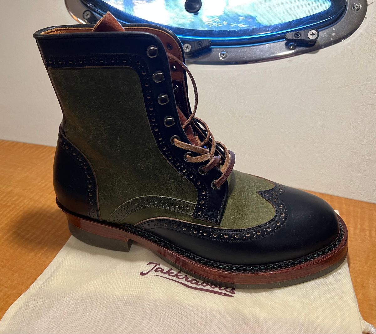 Photo by ListingToPort on October 1, 2023 of the Jakkrabbits Gunner in Horween Black Chromexcel & Badalassi Carlo Oliva Pueblo.