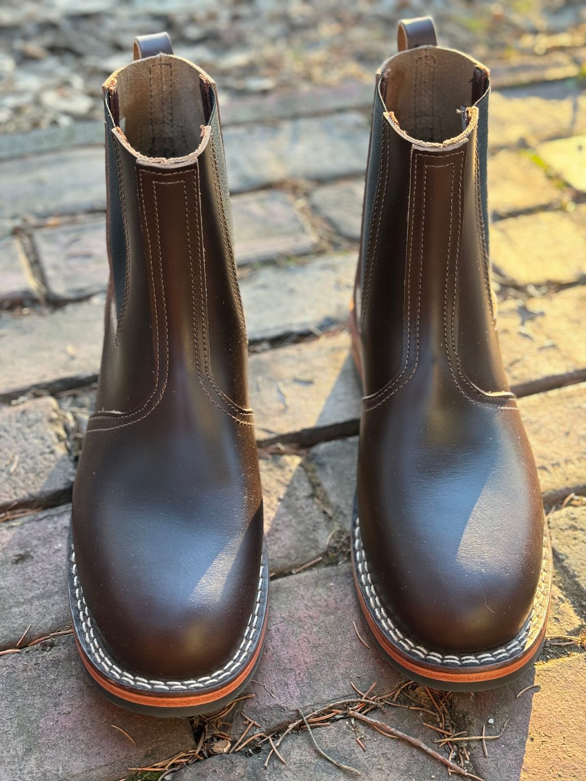 Photo by captain on December 13, 2023 of the Nicks Heritage Chelsea in Horween Brown Chromexcel.