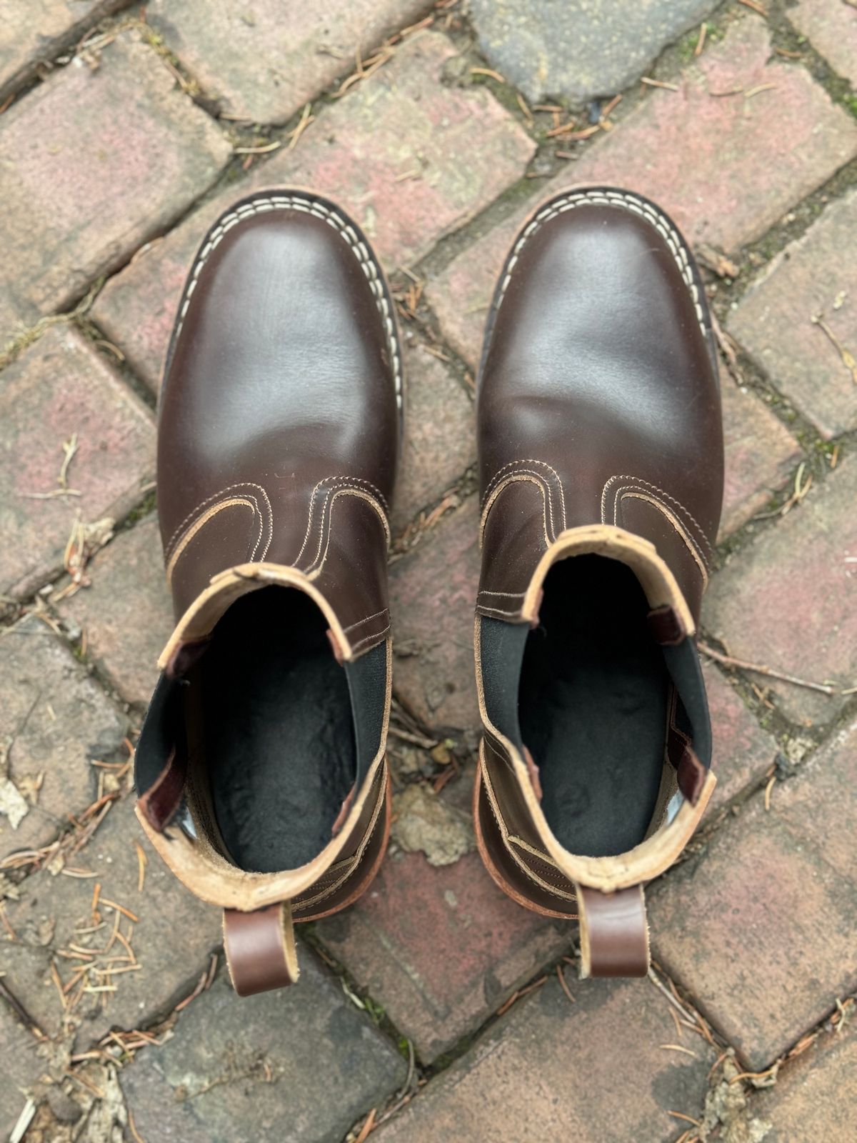Photo by captain on December 31, 2023 of the Nicks Heritage Chelsea in Horween Brown Chromexcel.