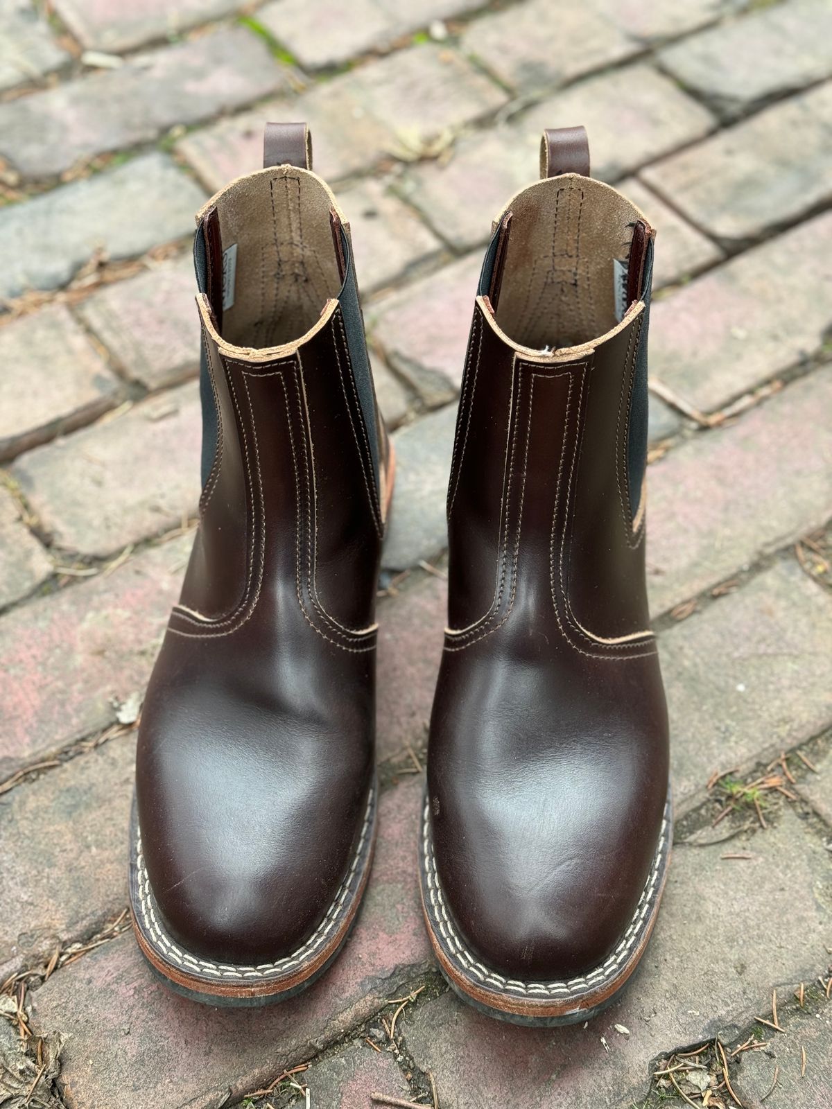 Photo by captain on December 31, 2023 of the Nicks Heritage Chelsea in Horween Brown Chromexcel.
