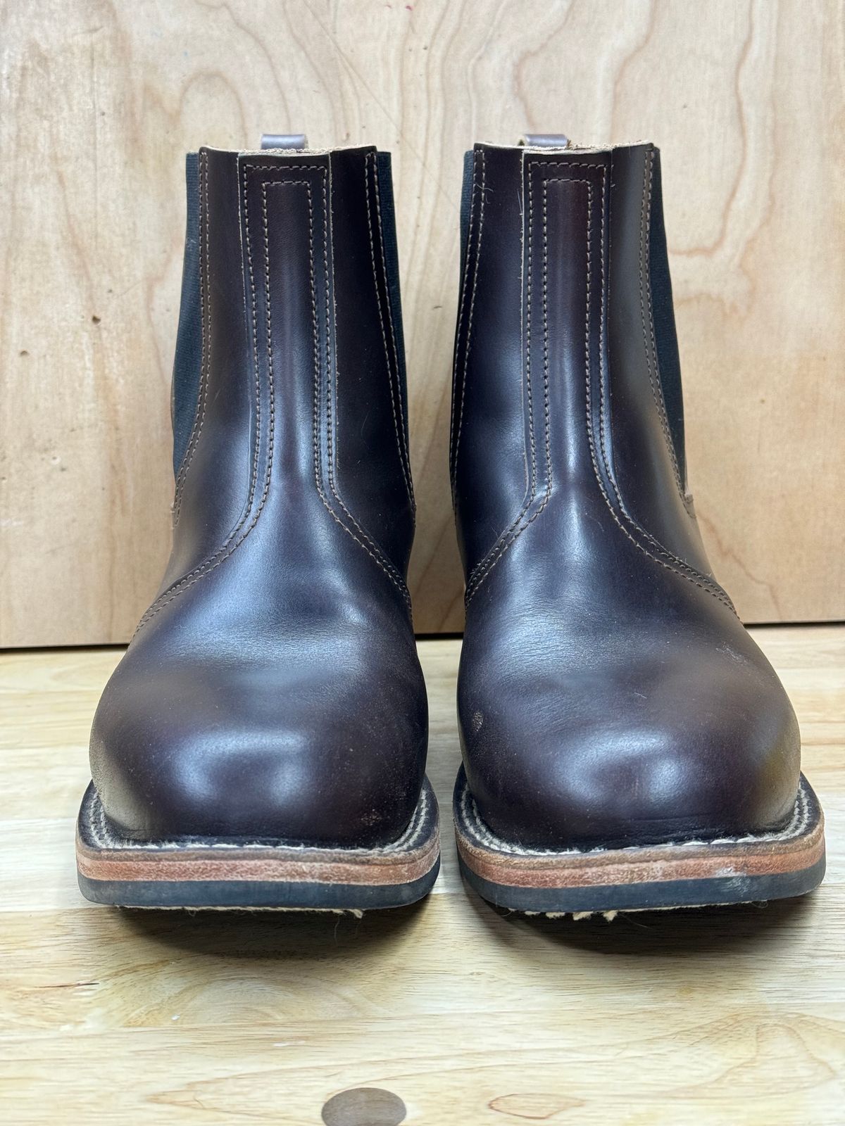 Photo by captain on January 23, 2024 of the Nicks Heritage Chelsea in Horween Brown Chromexcel.