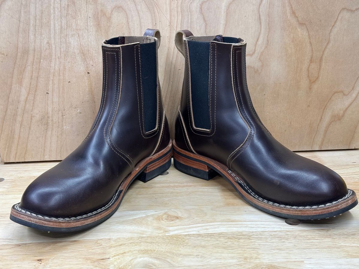 Photo by captain on January 23, 2024 of the Nicks Heritage Chelsea in Horween Brown Chromexcel.