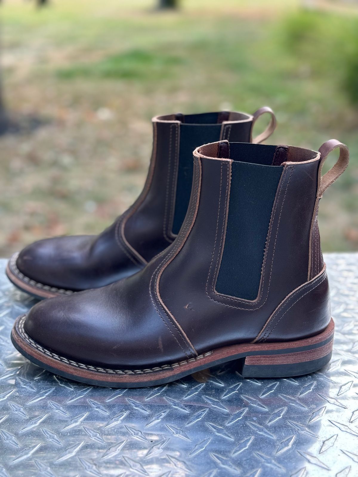 Photo by captain on September 21, 2024 of the Nicks Heritage Chelsea in Horween Brown Chromexcel.