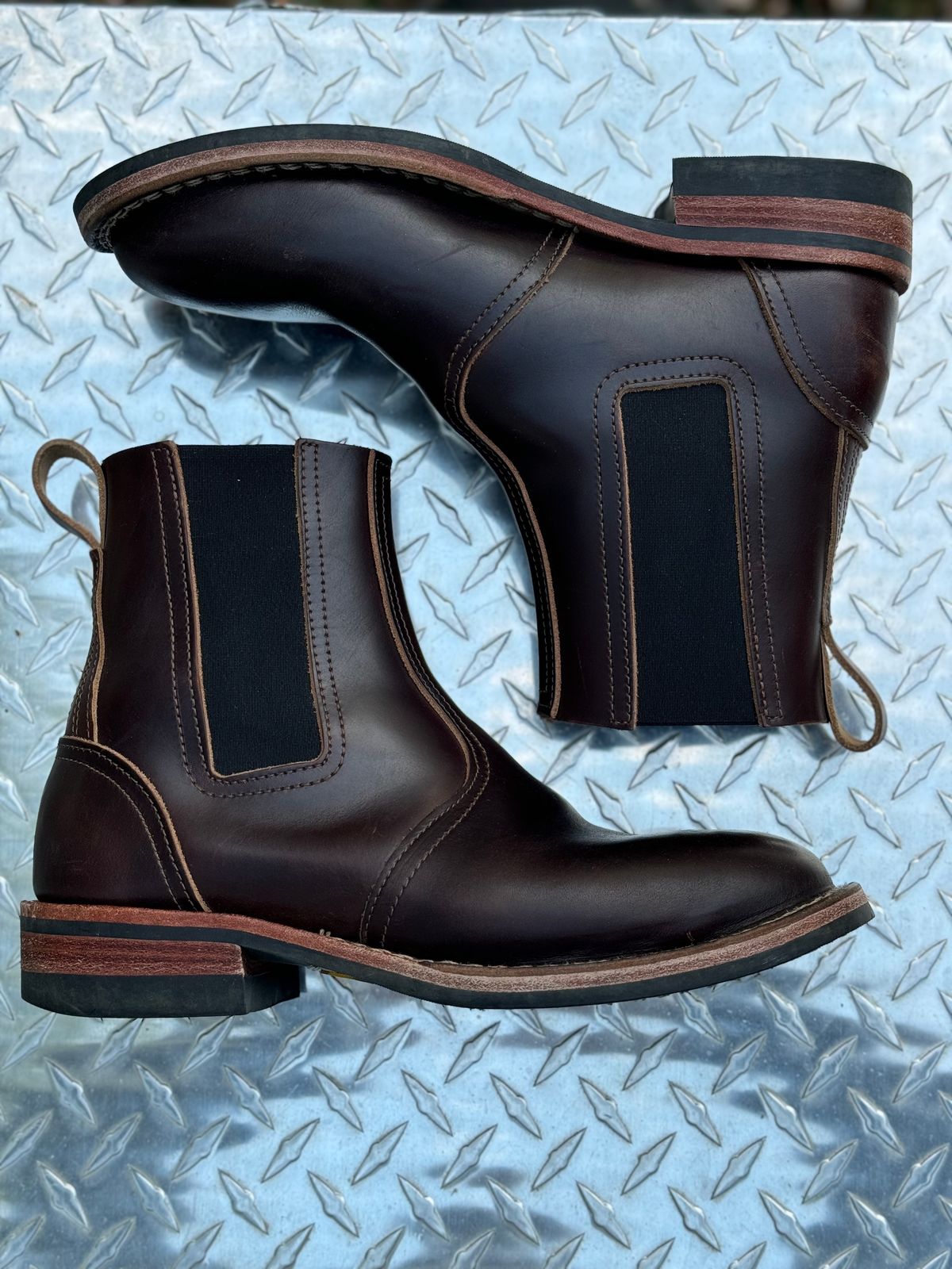 Photo by captain on September 21, 2024 of the Nicks Heritage Chelsea in Horween Brown Chromexcel.