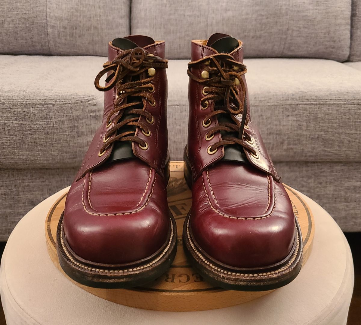 Photo by hoainp on December 6, 2023 of the Grant Stone Brass Boot in Horween Color 8 Chromexcel.