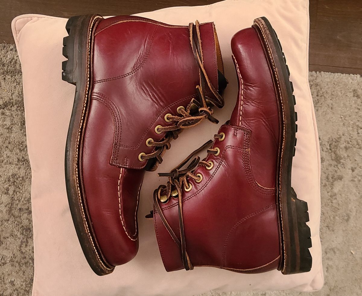 Photo by hoainp on December 6, 2023 of the Grant Stone Brass Boot in Horween Color 8 Chromexcel.