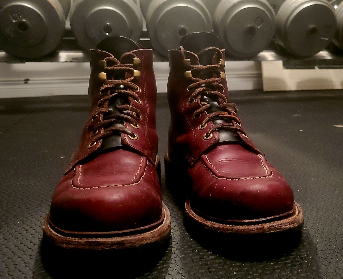 Photo by hoainp on February 4, 2024 of the Grant Stone Brass Boot in Horween Color 8 Chromexcel.