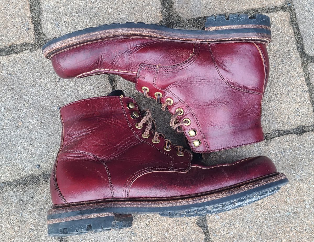 Photo by hoainp on March 5, 2024 of the Grant Stone Brass Boot in Horween Color 8 Chromexcel.
